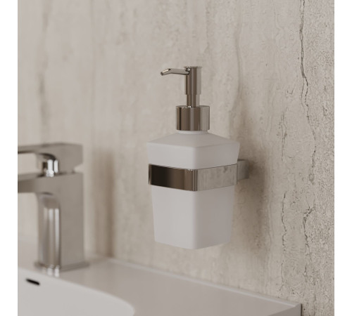 Дозатор для жидкого мыла Allen Brau Infinity 6.21006-31 белый/черный матовый